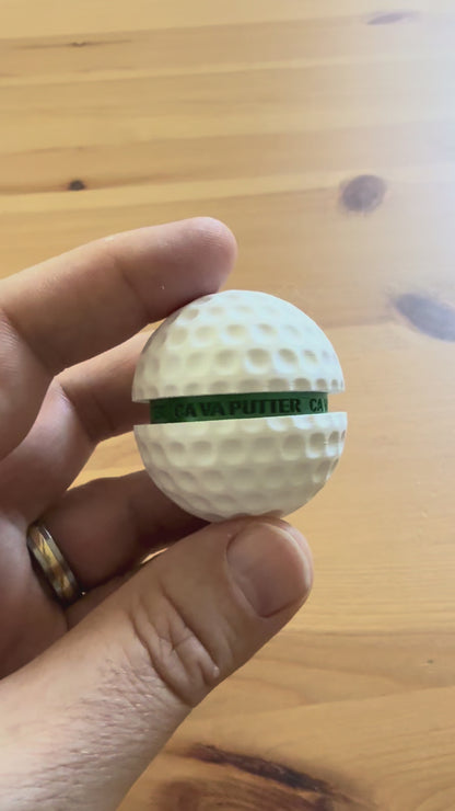 Fidget golf antistress tenu en main, démonstration du switch mécanique